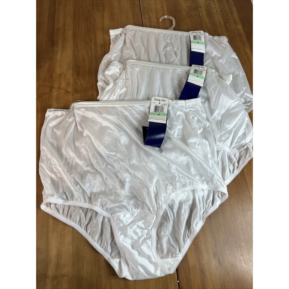 Vanity Fair Perfectly Yours Ravissant Tailored Brief 15712, 3 Pairs New